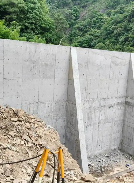 池州贵池区重力式挡土墙